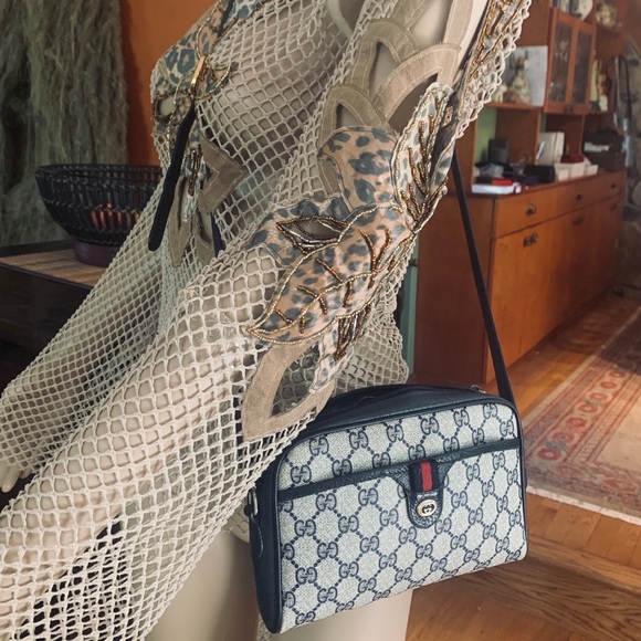 ❌❌SOLD❌❌ RARE design GorG CUCCI Crossbody EUC - Picture 2 of 8
